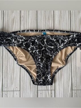 Anthropologie Black & White Floral Low Rise Hipster Bikini Bottoms, NWT, Sz. M